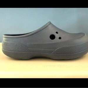 Crocs - Black - Women’s 10 Men’s 8